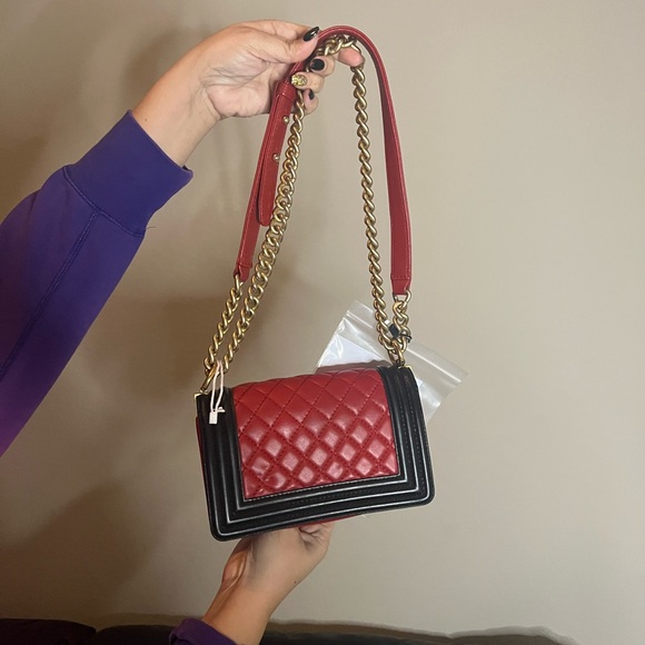 Chanel Small Red and Black Quilted Boy Bag - Picture 2 of 5